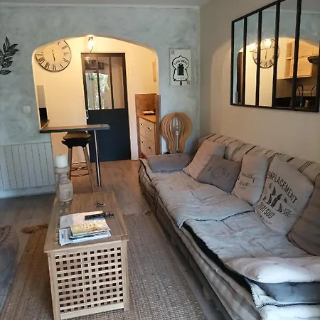 Escapade Cocooning Residence Avec Piscine Rez De Jardin Fibre Orange * Frejus